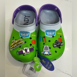 CROCS Buzz Lightyear light up Green Clogs with Charms